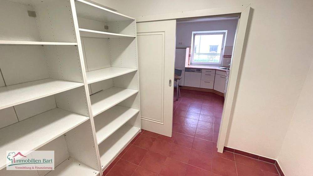 PERL: CHARMANTE ERDGESCHOSSWOHNUNG 3 SCHLAFZIMMER RUHIGE LAGE! 4 zimmer