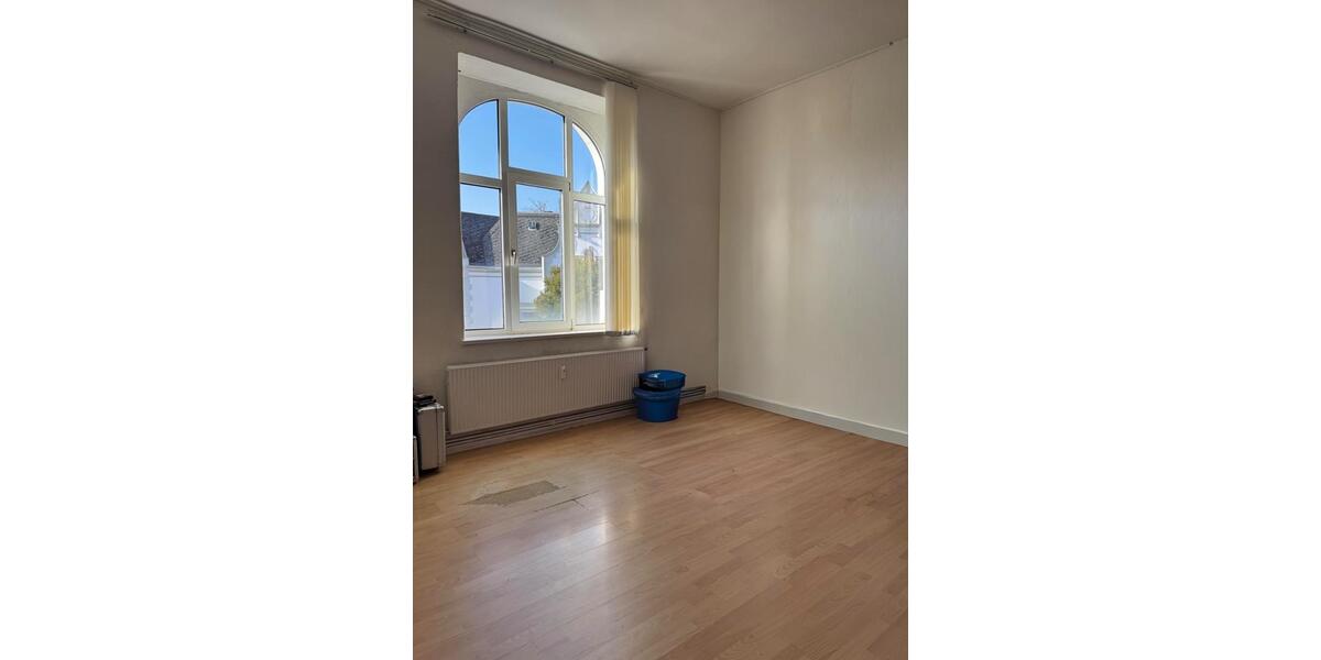 Etagenwohnung Nienburg (Weser) - 6 Zimmer, 186 m&sup2;, 325&euro; | Angebot:26058537
