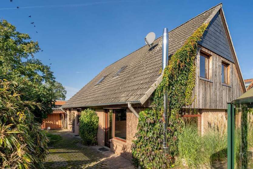 Haus zum Kaufen in Neustadt am Rübenberge 320.000 € 178 m²