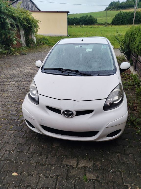 Aygo (X)