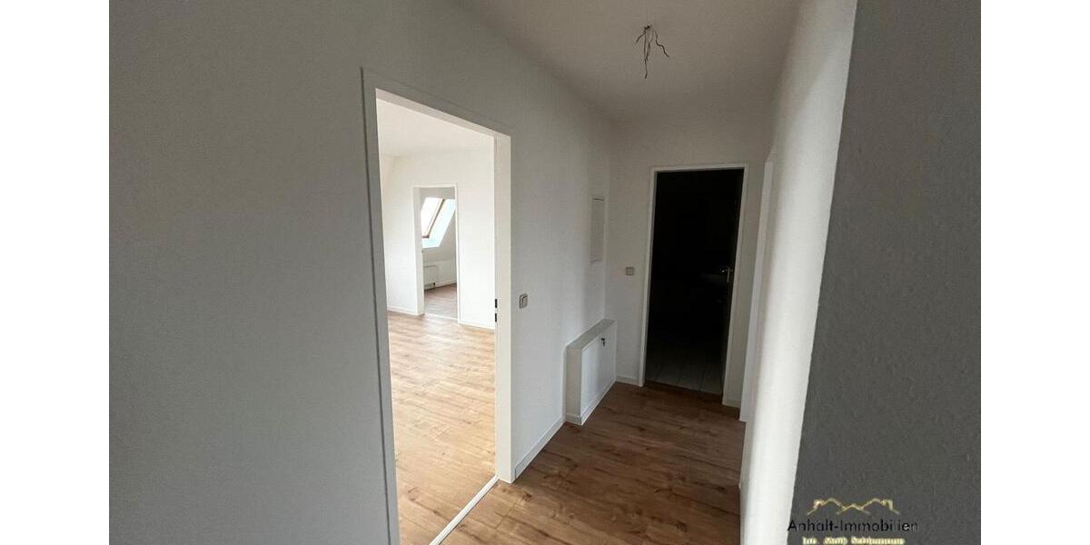 Dachgeschoßwohnung Bitterfeld-Wolfen Bitterfeld - 2 Zimmer, 62 m&sup2;, 405&euro; | Angebot:26665211