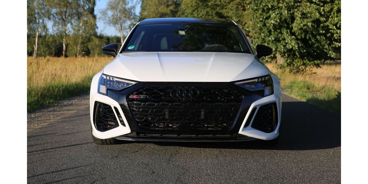 Audi RS3 33.000 km 59.800 &euro; Velpke 38458