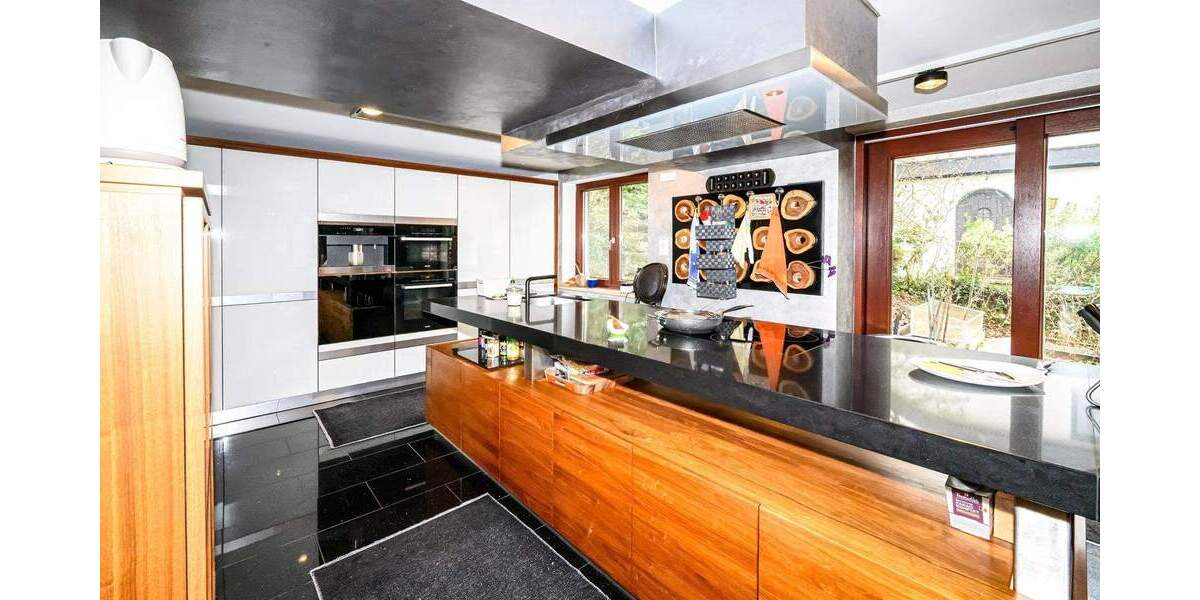 Einfamilienhaus Freiburg Herdern - 6 Zimmer, 300 m&sup2;, 2.300.000&euro; | Angebot:25608090