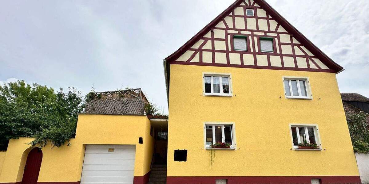 3-Familienhaus mit Garten und Ausbaureserve 1 zimmer