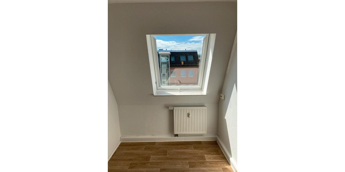 Dachgeschoßwohnung Gera - 3 Zimmer, 65 m&sup2;, 380&euro; | Angebot:26351072
