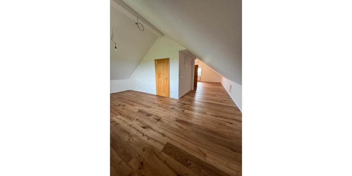 Einfamilienhaus Ingolstadt - 8 Zimmer, 240 m&sup2;, 4.300&euro; | Angebot:23684532