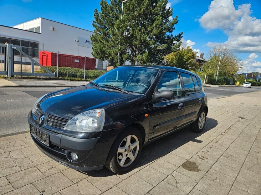 Renault Clio 140.000 km 1.199 € Aachen 52070
