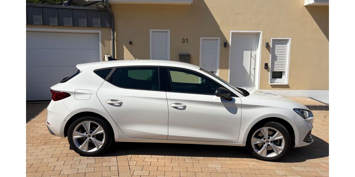 Seat Leon 26.700 km 20.190 &euro; Arnsberg 59821