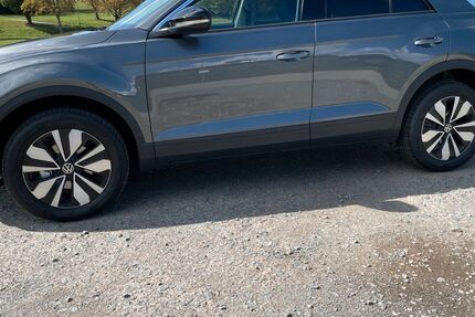 VW T-Roc 6.120 km 29.750 &euro; Gernsheim 64579