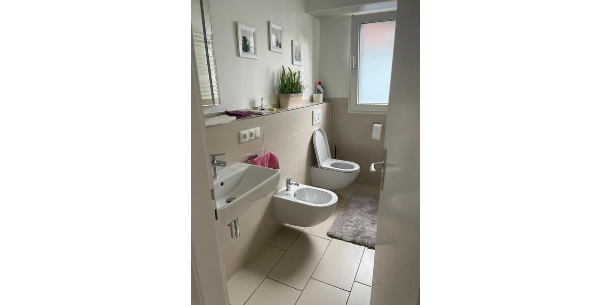 Erdgeschoßwohnung Viersen Hülsdonk - 6 Zimmer, 200 m&sup2;, 2.500&euro; | Angebot:26670858