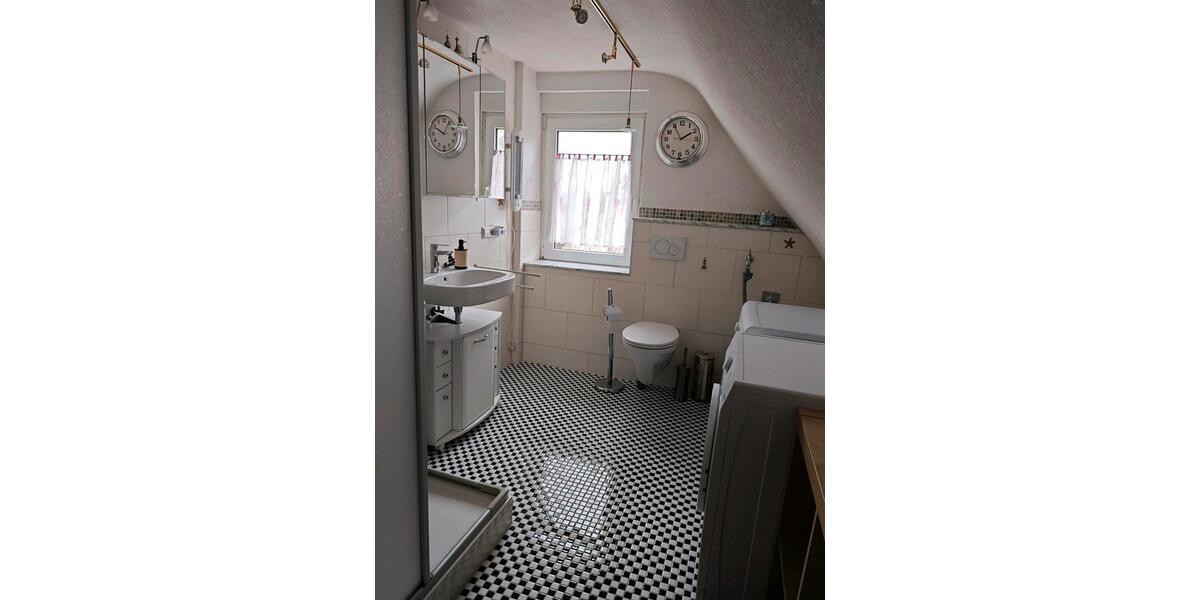 Dachgeschoßwohnung Ammerbuch - 3 Zimmer, 66 m&sup2;, 990&euro; | Angebot:25047377