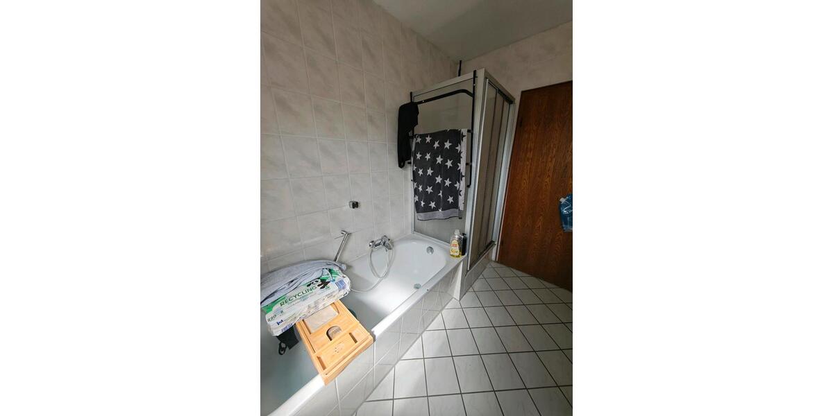 Hochparterre Bad Pyrmont - 3 Zimmer, 83 m&sup2;, 700&euro; | Angebot:26324439