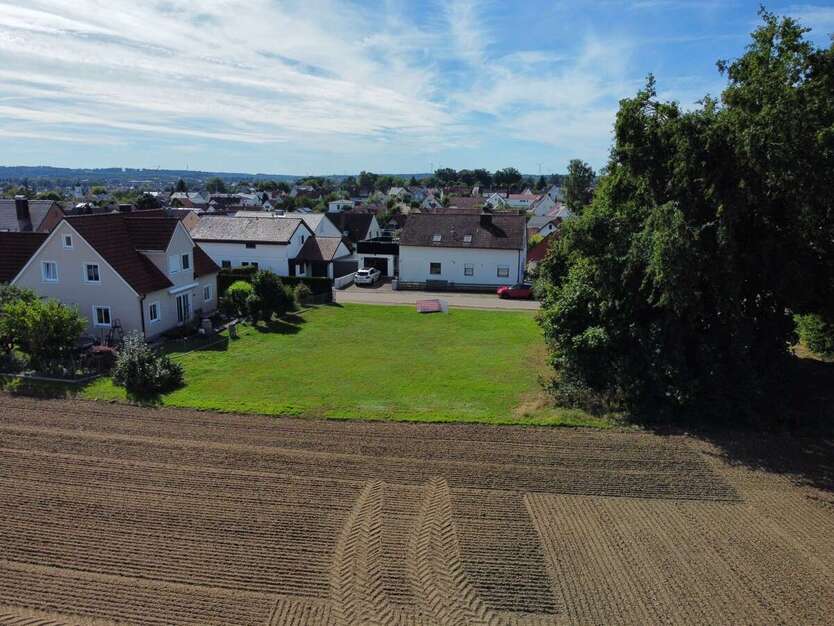 Grundstück zu verkaufen in Aichach Oberbernbach 560.000 € 688 m² zimmer