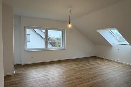 Wohnen über Halle (Westf.) – Moderne Dachgeschosswohnung in Hanglage 3.5 zimmer