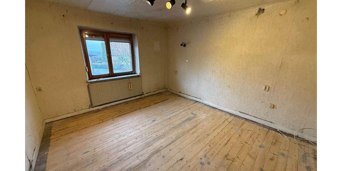 Einfamilienhaus Quierschied Göttelborn - 7 Zimmer, 123 m&sup2;, 99.000&euro; | Angebot:24838473