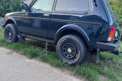 Lada Niva 71.283 km 6.300 &euro; Golzow 14778