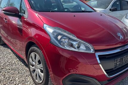 Peugeot 208 205.000 km 3.900 &euro; München 81829