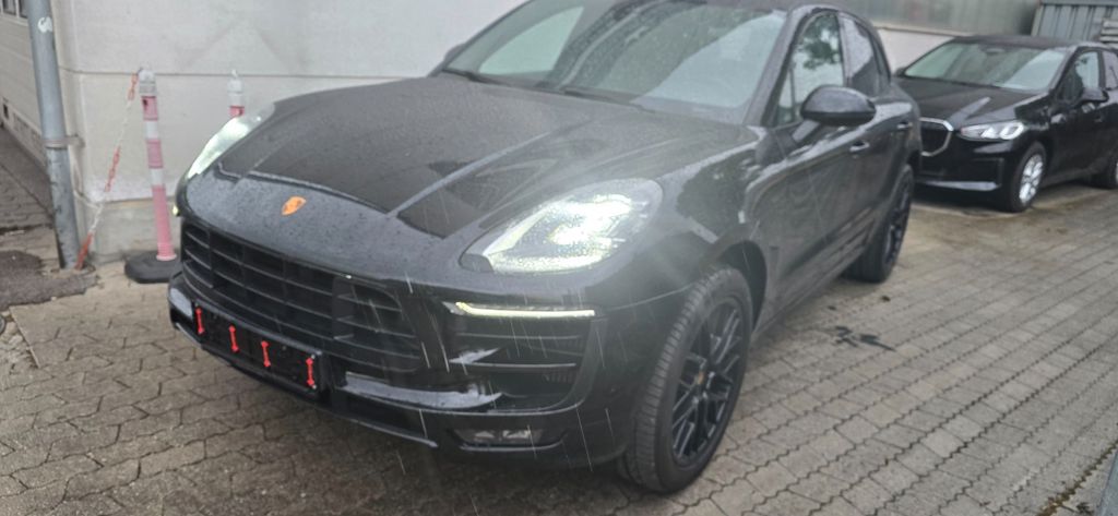 Porsche Macan 90.700 km 39.999 &euro; München 80689