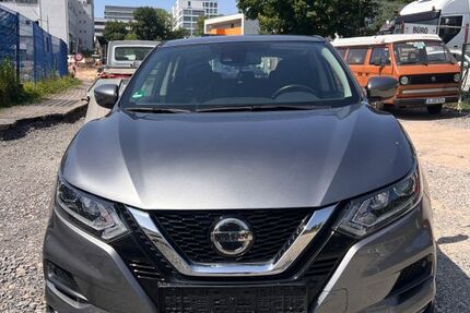 Nissan Qashqai 107.250 km 14.200 € Stuttgart 70376