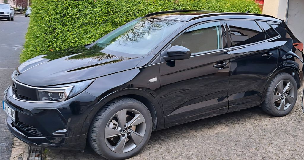 Opel Grandland (X) 40.000 km 27.200 &euro; Poppenlauer 97711