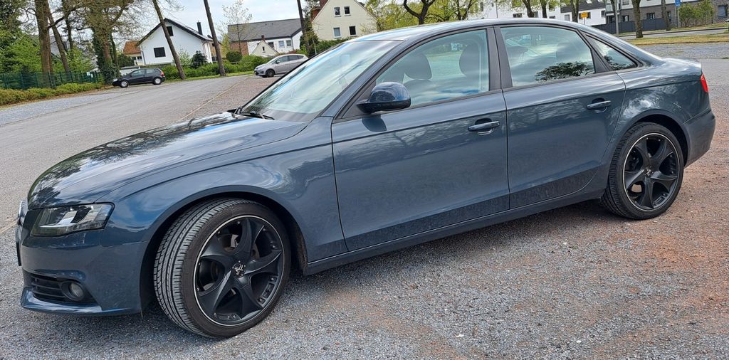 Audi A4 215.600 km 4.395 &euro; Bielefeld 33647