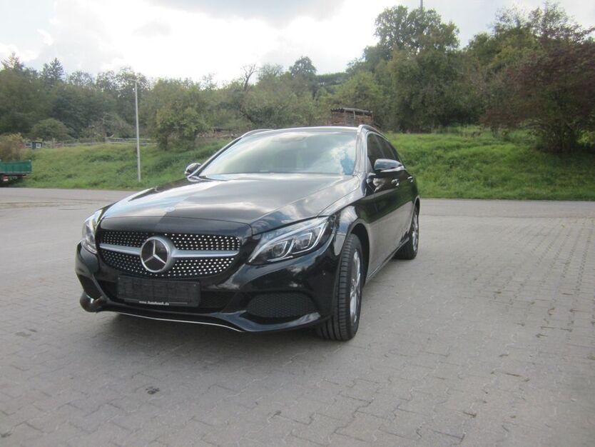 Mercedes-Benz C 250 196.000 km 13.500 € Neckarsulm/ Obereisesheim 74172