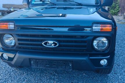 Lada Niva 43.000 km 14.800 &euro; Heimburg 38889