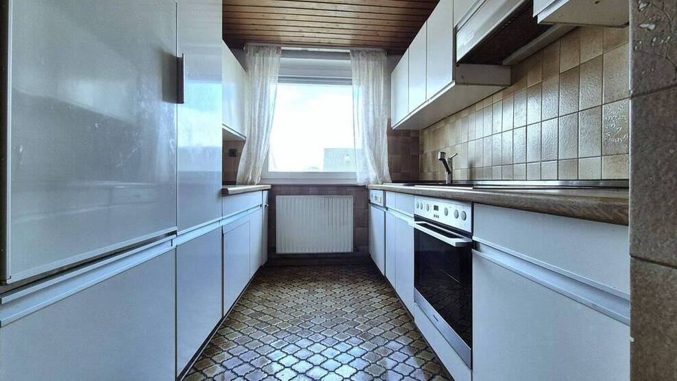 Flexible Raumgestaltung - sanierungsbedürftige 3- oder VierZimmerwohnung in Ludwigsburg-Ost
