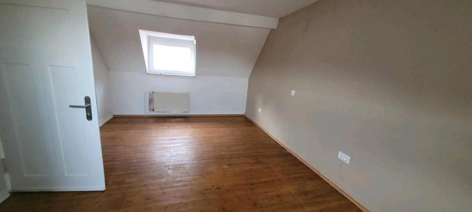 Dachgeschoßwohnung Konz - 4 Zimmer, 72 m&sup2;, 850&euro; | Angebot:25214424