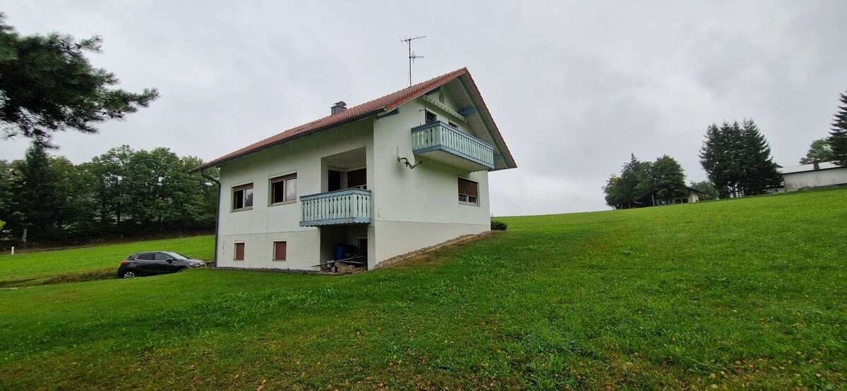 Haus zum Kaufen in Spiegelau 210.000 € 115 m² 5 zimmer