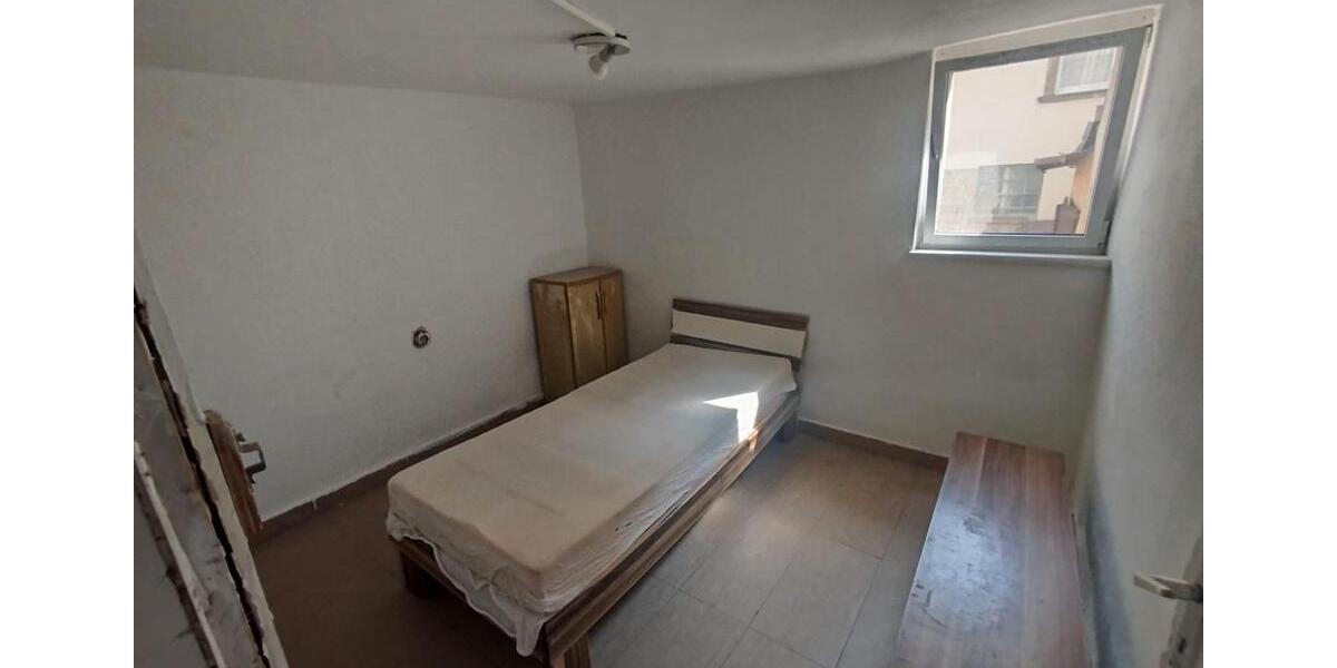 Mehrfamilienhaus, Wohnhaus Geldersheim - 9 Zimmer, 180 m&sup2;, 149.000&euro; | Angebot:27014385