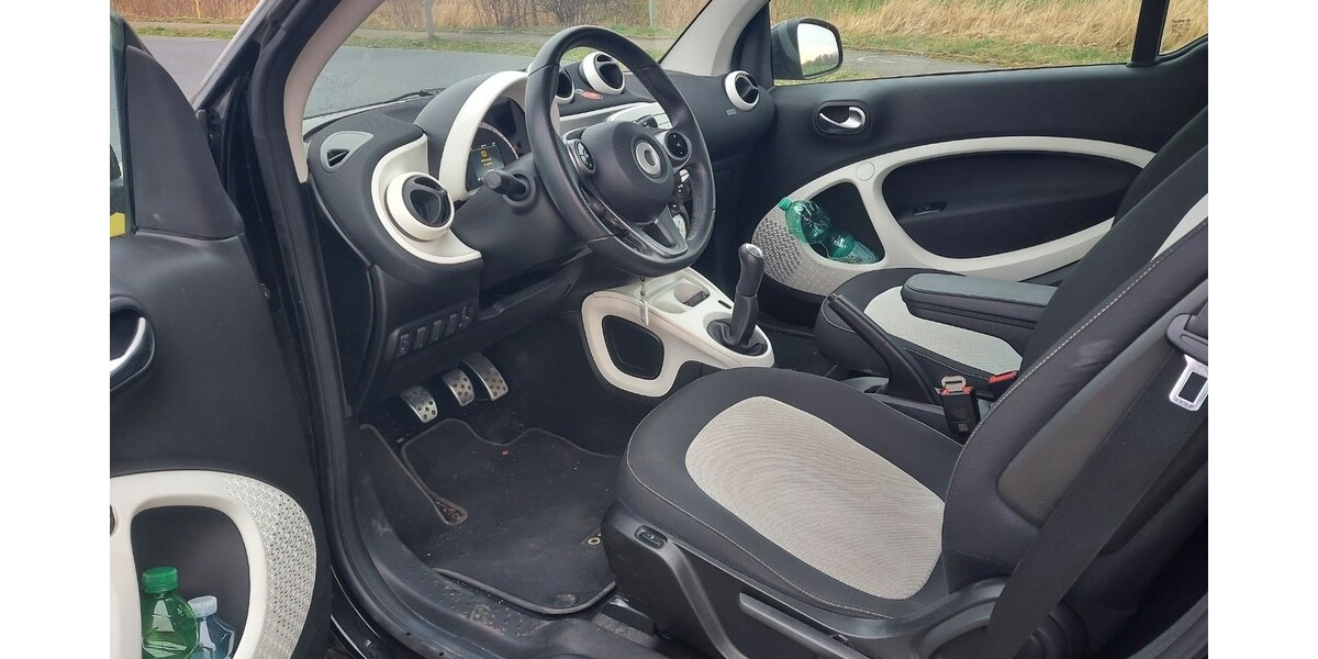 Smart Fortwo Coupe 72.000 km 5.900 &euro; Dresden 01067