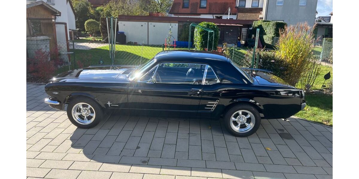 Ford Mustang 32.000 km 41.000 &euro; Regensburg 93053