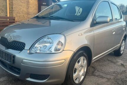 Toyota Yaris 150.000 km 2.999 &euro; Schwarzenbek 21493