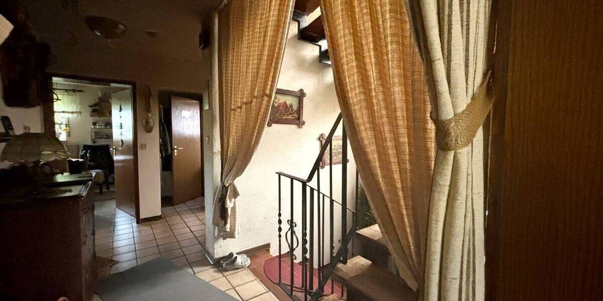 Mehrfamilienhaus, Wohnhaus Wetter Oberrosphe - 7 Zimmer, 168 m&sup2;, 257.000&euro; | Angebot:23948283