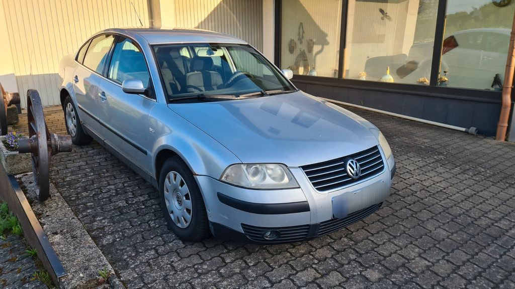 VW Passat 251.808 km 1.200 &euro; Hausen / Rhön 97647