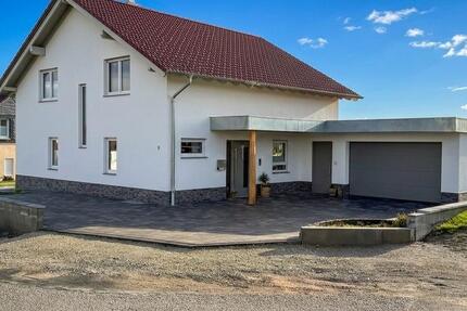 Haus Bad Arolsen - 5.5 Zimmer, 198 m&sup2;, 589.000&euro; | Angebot:24729642