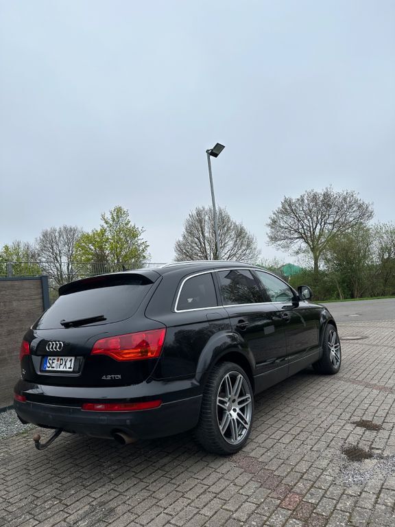 Q7