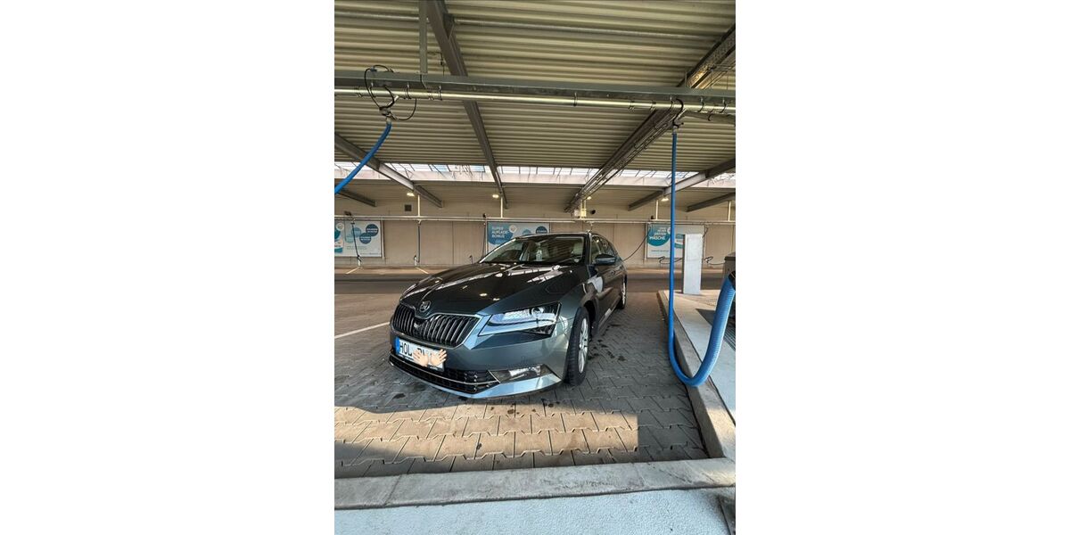 Skoda Superb 160.000 km 18.500 &euro; Holzminden 37603