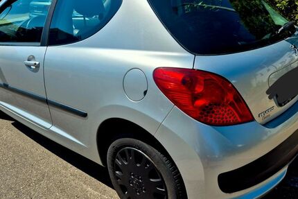 Peugeot 207 157.400 km 1.999 &euro; Filderstadt 70794