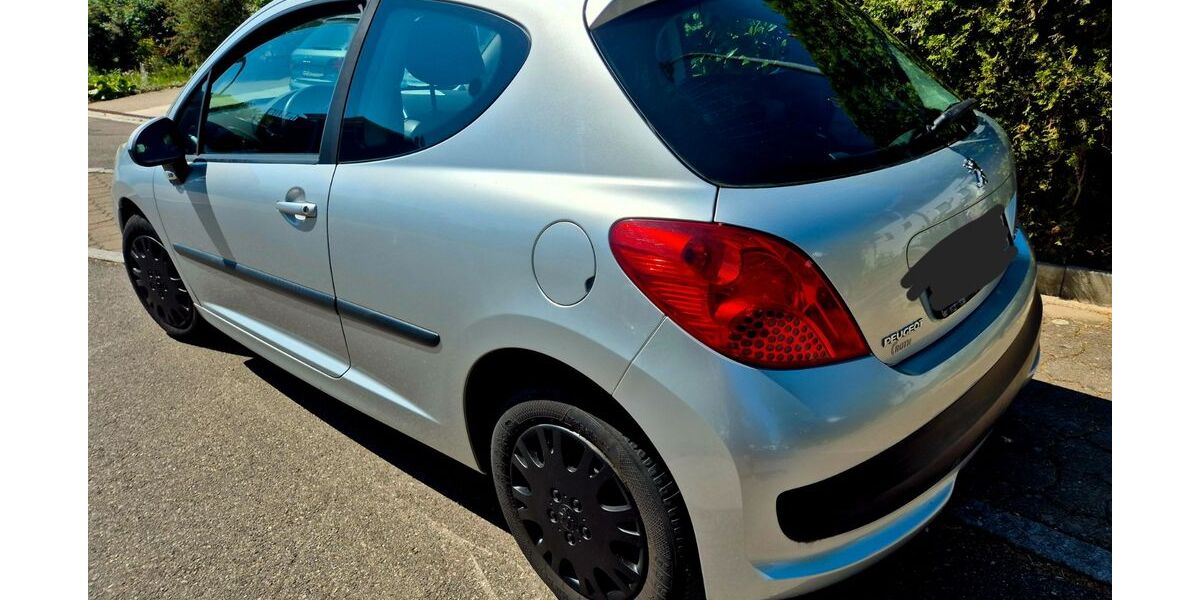 Peugeot 207 157.400 km 1.999 &euro; Filderstadt 70794