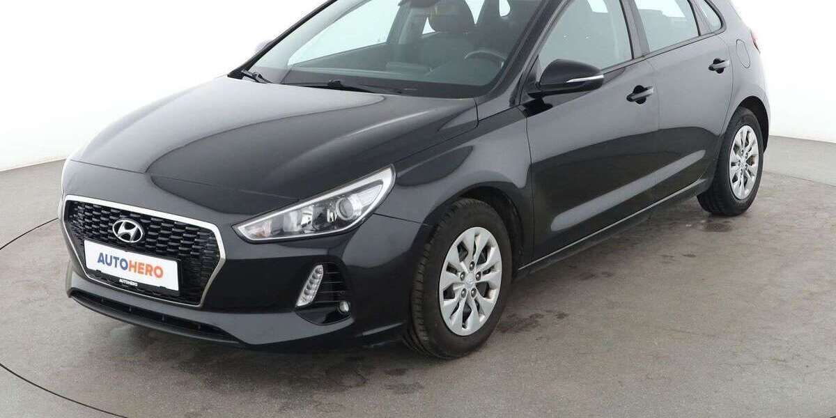 Hyundai i30 100.514 km 9.690 &euro; Stuttgart 70195