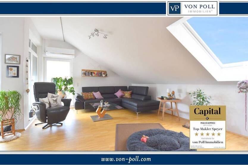 Neuwertige Dachgeschoßwohnung mit Klima, Garage, Stellplatz und Fahrradraum