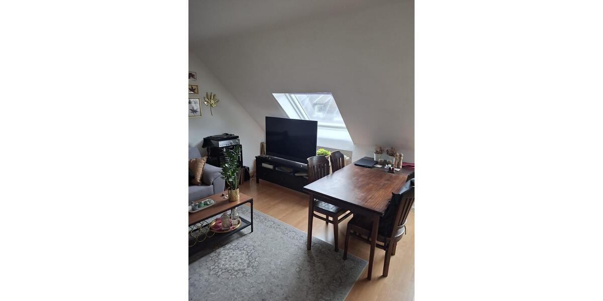 Dachgeschoßwohnung Essen Stadtbezirk III - 2 Zimmer, 43 m&sup2;, 470&euro; | Angebot:26656171