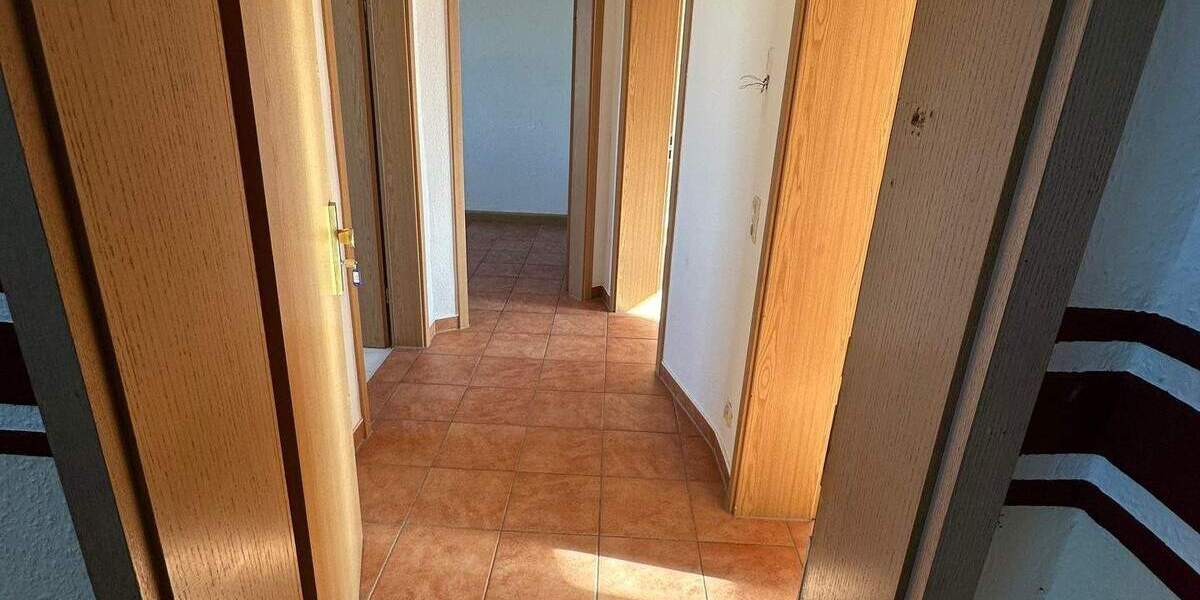 Etagenwohnung Weißenfels - 2 Zimmer, 54 m&sup2;, 325&euro; | Angebot:24990523