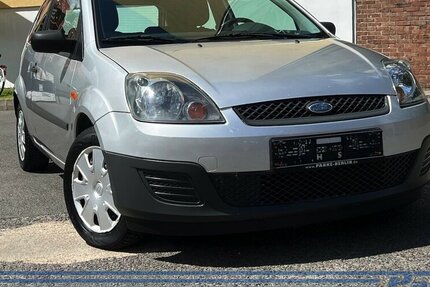 Ford Fiesta Ambiente 1.3*Radio/CD*AUX*Klima* 245.511 km 1.290 &euro; Berlin 13187