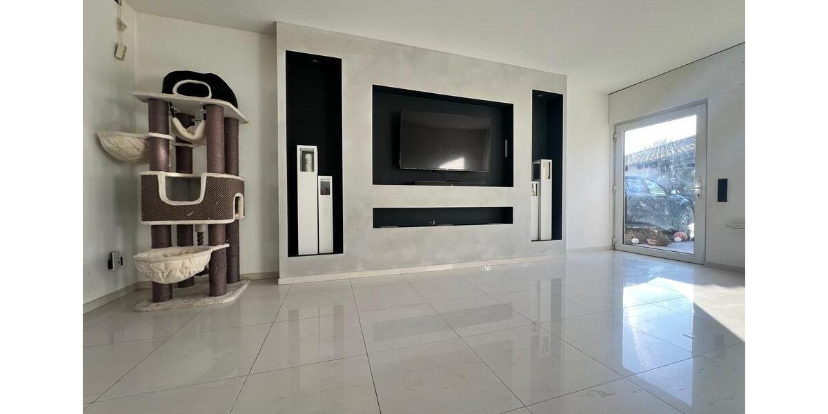 Bungalow Hohenstein - 8 Zimmer, 368 m&sup2;, 2.500&euro; | Angebot:25839146