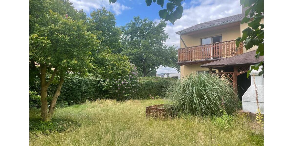 Reihenhaus Holzminden - 6.5 Zimmer, 178 m&sup2;, 280.000&euro; | Angebot:27115096