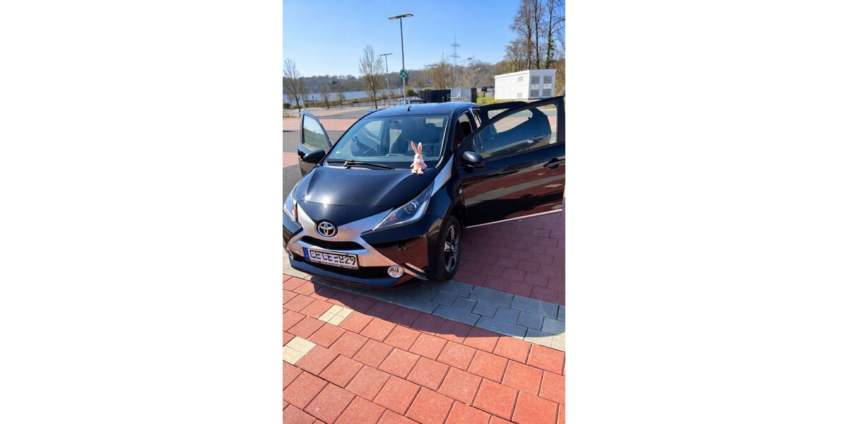 Toyota Aygo (X) 59.000 km 10.490 &euro; Lohmar 53797