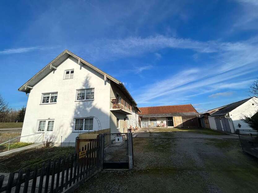 Haus zum Kaufen in Langenpreising 790.000 € 190 m²